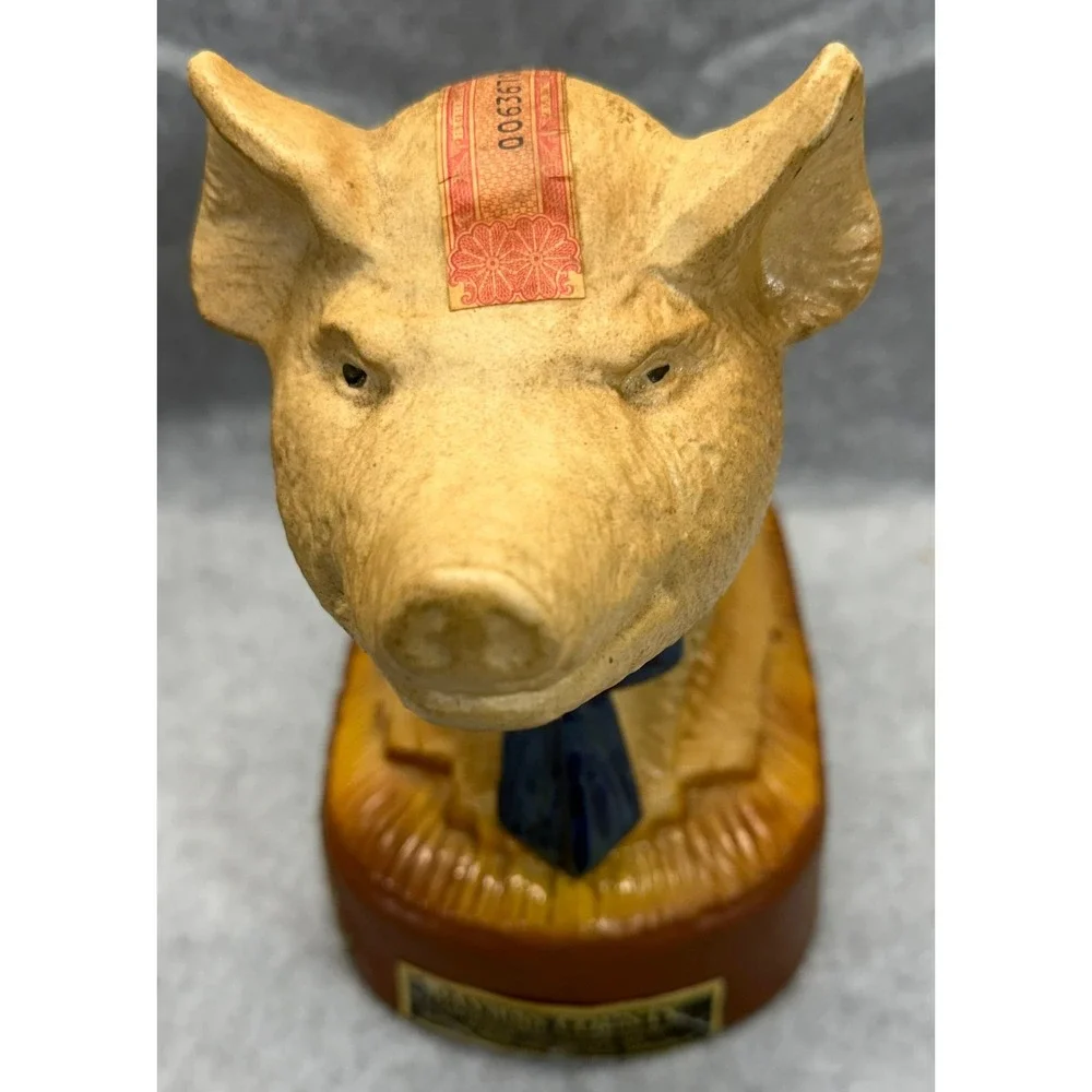 Vintage Daviess County The Iowa Hog Bourbon Whiskey Decanter Pig Collectible